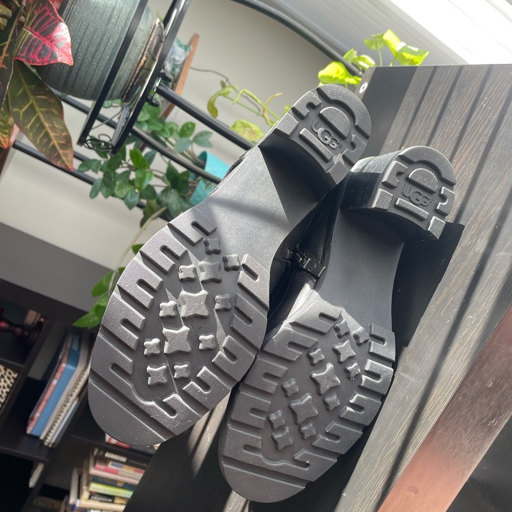 UGG Black and Cream Boots - Picture 3 of 7